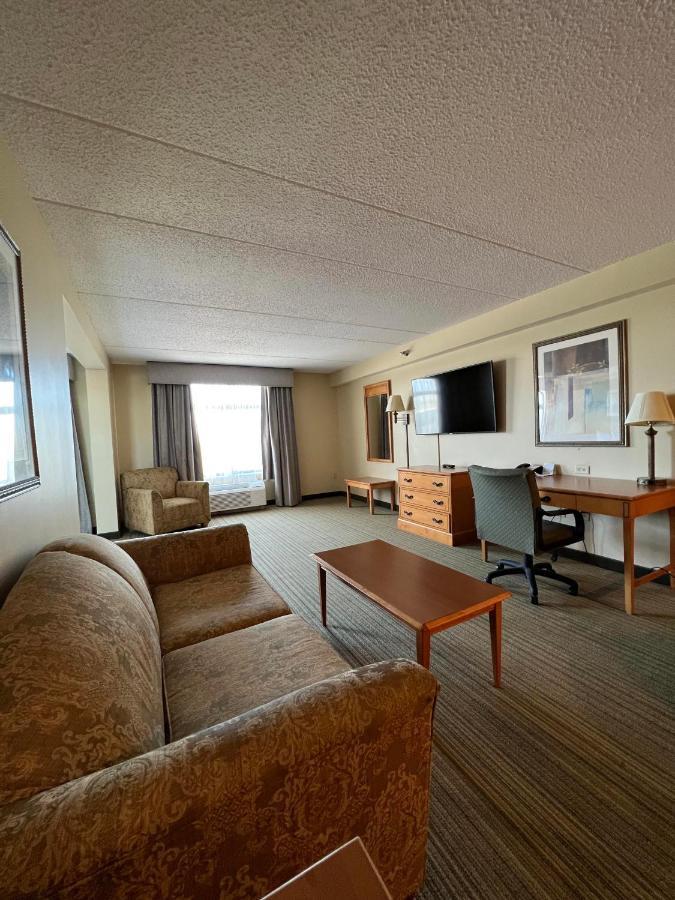 Hotel Wingate By Wyndham Coon Rapids Exterior foto